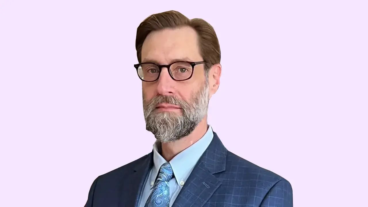 477984f0-da27-11ee-bebf-d3dcf547c732-Mike Suit Waves Portrait Square